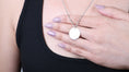 Load image into Gallery viewer, Circle pendant with necklace