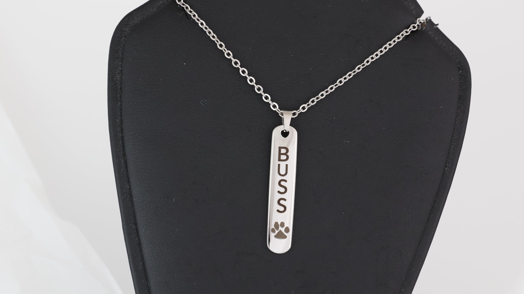 Up and down bar pendant with necklace