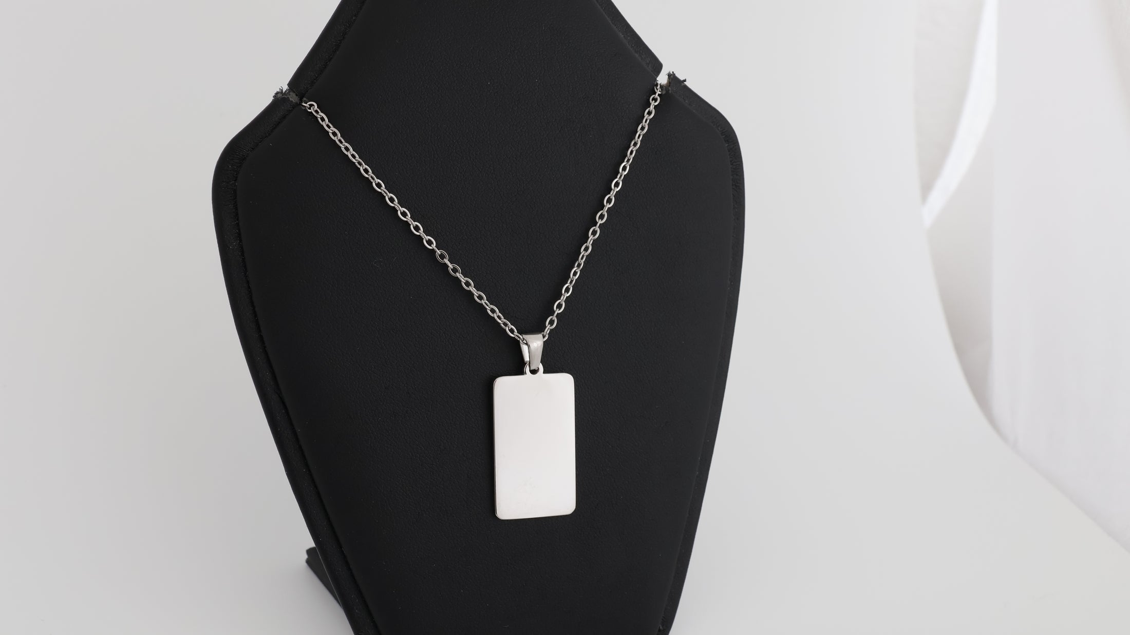 Stainless steel rectangle pendant with necklace