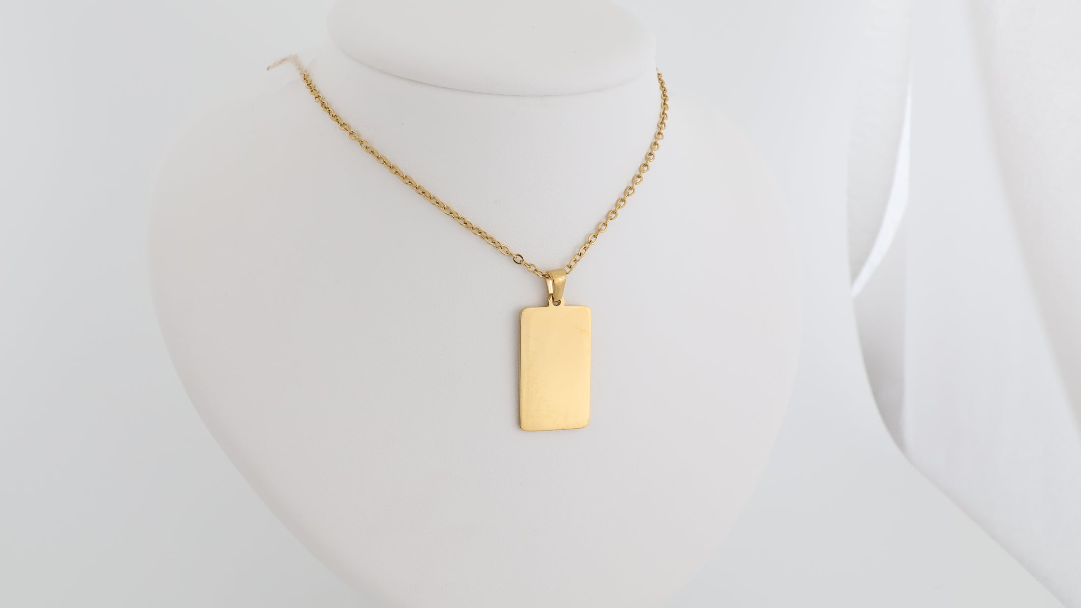 Stainless steel rectangle pendant with necklace