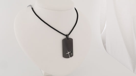 Cross pendant with necklace