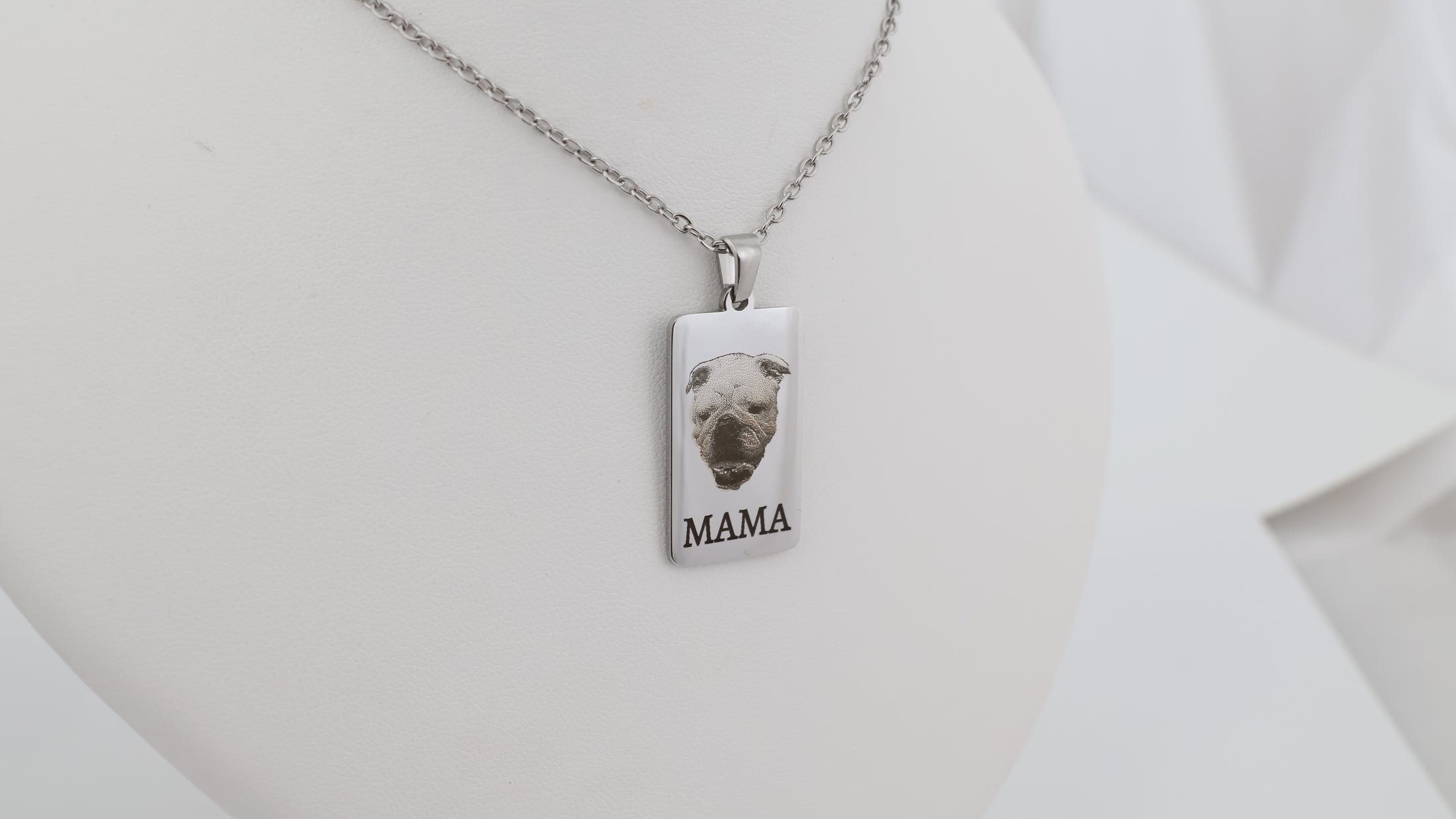 Rectangle pendant with necklace: Stainless steel rectangle necklace