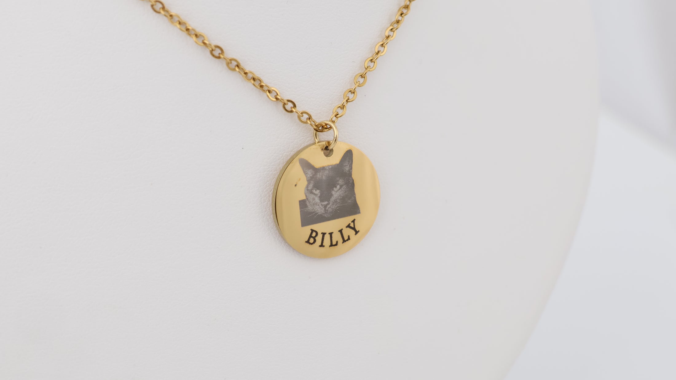 Circle pendant with necklace: Stainless steel circle pendant necklace